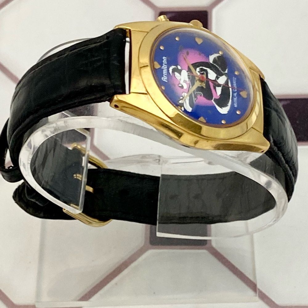 Vintage Armitron x Looney Tunes Pepe Le Pew Musical Watch “…Mood for Love” 🎵 - Picture 7 of 17